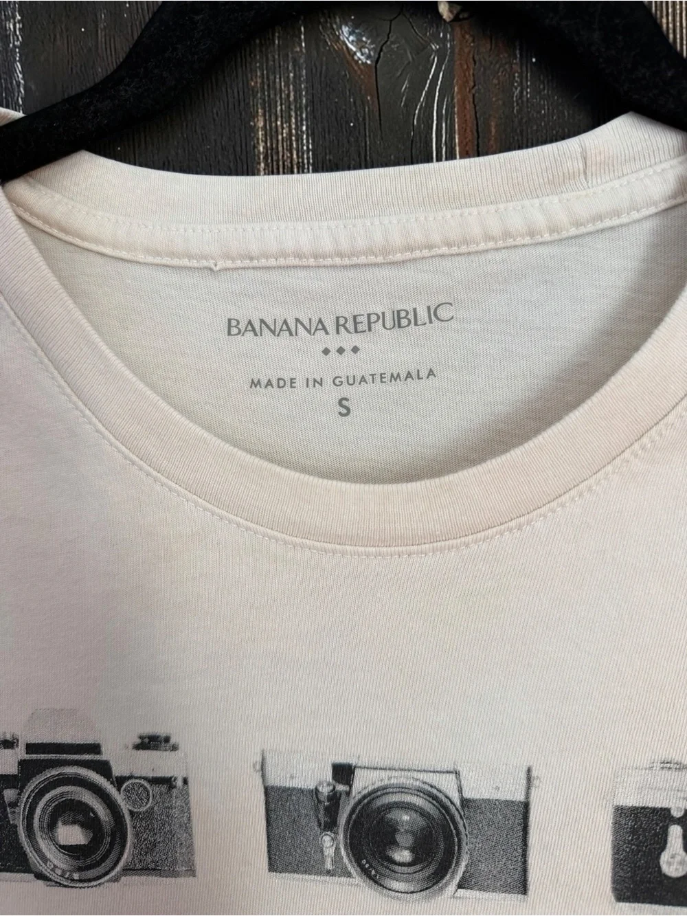 Banana Republic Men’s Cream Camera Graphic T-Shirt